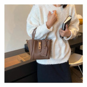 2025 Ny Retro Mode Hinkväska med Högkvalitativ Crossbody-väska Coffee color