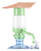 Manuell vattenpumpsdispenser, manuell drift för 7,5 till 22,5 liters flaskor, kompakt med extra pipkork, idealisk för resor och camping Green