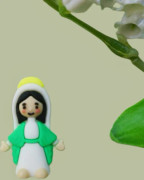 24 små Maria-statyer, mini-Maria-dockor, perfekta för kurragömma, klassisk religiös present, lämpliga för söndags- och påskäggsfyllning Lila Purple color