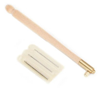 Detta DIY-sy- och broderinålsverktygsset innehåller 3 nålar och kan användas för stickning, pärlbroderi, virkning, etc.