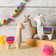 Corinne Lapierre Llamas Felt Craft Kit Brand New