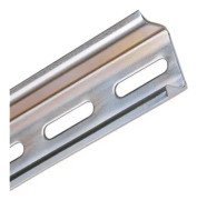DIN-skena 15 mm hög, 6,3x18 mm hål, varmförzinkad 2000 mm