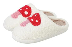 Mjuka tofflor för kvinnor och män, varma och bekväma plyschtofflor med ludd, dämpning och slip-on-design, innetofflor för inomhus- och utomhusbruk A Mushroom 5.5/6.5