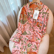Nya Dschungel Tiger Imitationssilkespyjamas för Kvinnor Rosa Långärmade Byxor Kvinnor Kan Bära Utomhus Pyjamas Tvådelat Set L