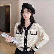 Ny Xiaoxiang-stil High-end Kontrasterande färgdesign Nisch Stickad koftajacka Damunderdel Average size