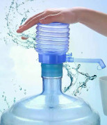 Bärbar flaskvatten handpress avtagbar slang innovativ vakuumpump manuell pumpdispenser Насос Для Воды 1PC B WATER PUMP