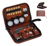 Golf tillbehörssats, golfutrustning med läderfodral, golfbollar, golfpeggar, golfborstar, avståndsmätare, poängräknare, bollmarkör, golfklämmor, golfgaffel