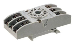 Reläuttag R15 2P GZU8 592031