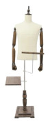 Herr torso mannekäng - Överkroppsdisplay - Höjdjusterbar 135–180 cm - Rörliga armar - Avtagbar med 180° skobricka - Beige