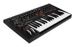 Synthesizer - Moog Messenger - Analog monofonisk - 32 tangenter - 256 presets / 64 steg sequencer