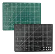 Set med 2 självläkande, dubbelsidiga A4-skärmattor av halkfri PVC, för hantverk, lapptäcke, sömnad, 30 cm x 22 cm, svart/grön