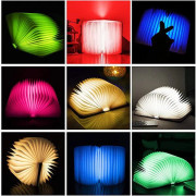 SBSG 8 Färger Mini Vikbar Boklampa, Bärbar Träboklampa, Skrivbordslampa, Nyhet LED Papperslykta med USB Laddningsbar Nattlampa, Mini Trä 12*9*2.5 cm