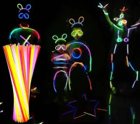 100 Glowsticks Halloween Party Supplies - Luminous Fun Party Set