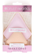 Brushworks Triangulär Puff Duo svampapplikator för foundation