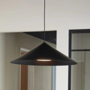 Hanzu hänglampa, Ø 75 cm, svart, E27 – LOOM DESIGN - Vardagsrum - Modern - Aluminium - Med en ljuskälla